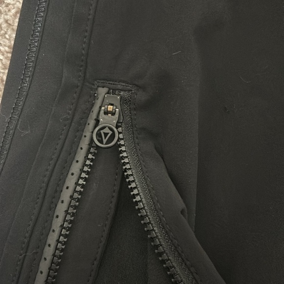 IVIVVA by Lululemon pursuit lined joggers *black* - Picture 12 of 14